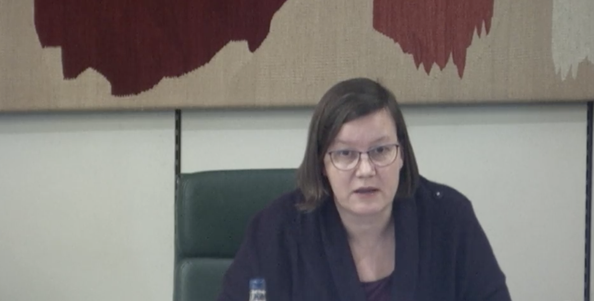 PAC chair Meg Hiller said it was ludicrous that the DfE could not confirm its plans for the start of new term.