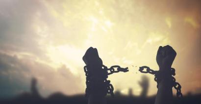 Broken chains image to explore Slavery & British Empire Lessons in Secondary History