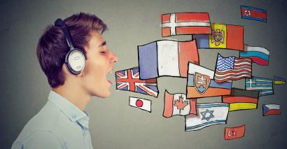 Student speaking languages with scaffolding and prompts for MFL