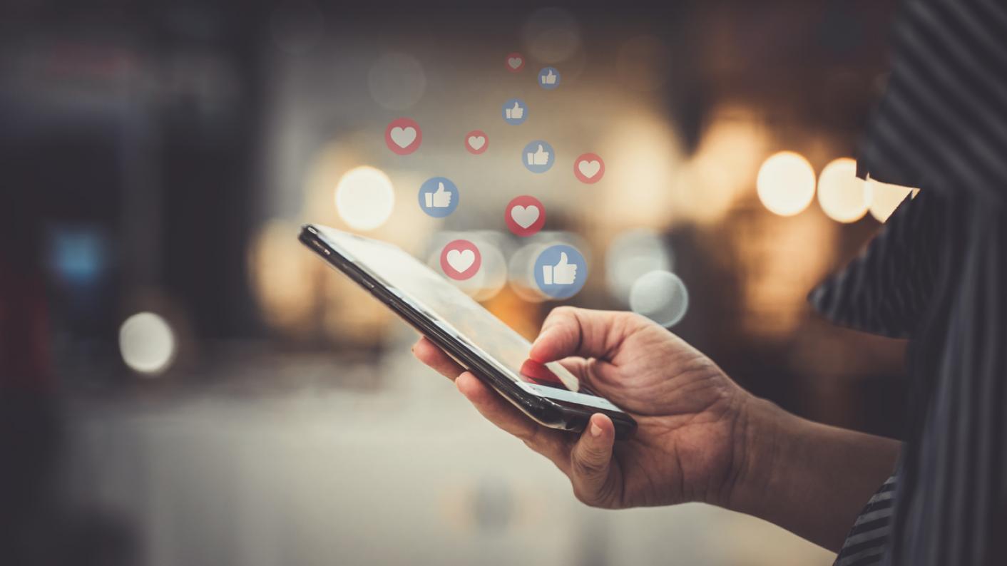 Social media promotes 'warped' body image, says Hinds | Tes