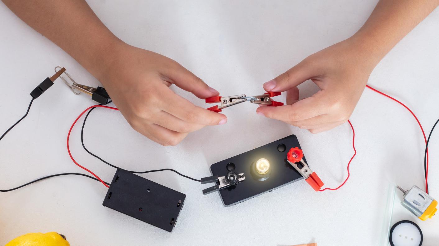 Electricity Circuit Practical Activity and Resources to Teach Electricity in the Secondary Science Classroom