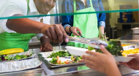 Wales: ‘Majority’ of pupils in first three years of school receiving free meals