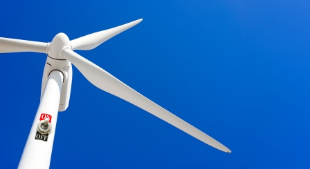 Wind turbine with off switch