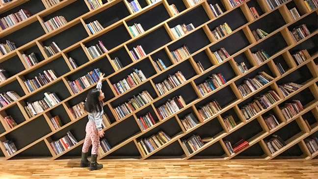 Child in diagonal library