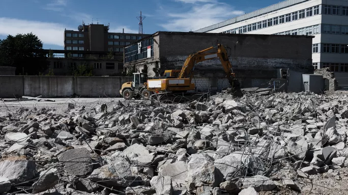 urgent need to address asbestos-related cancer risk for school staff