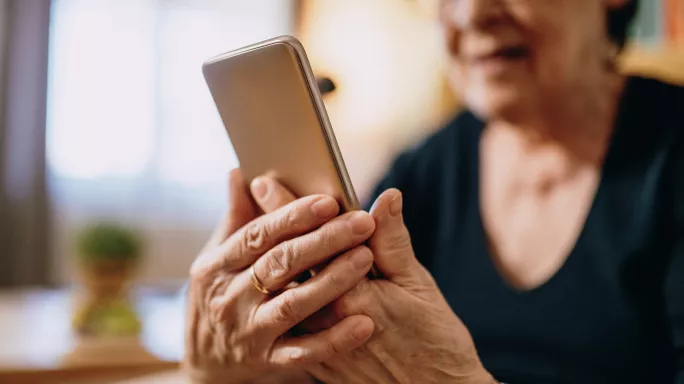 How reading to pensioners can boost students’ social skills