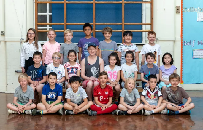 Year 3 class at Little Ealing Primary School 2018. Photo © Tate