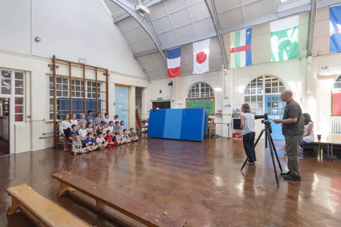 Year 3 class at Little Ealing Primary School 2018. Photo © Tate
