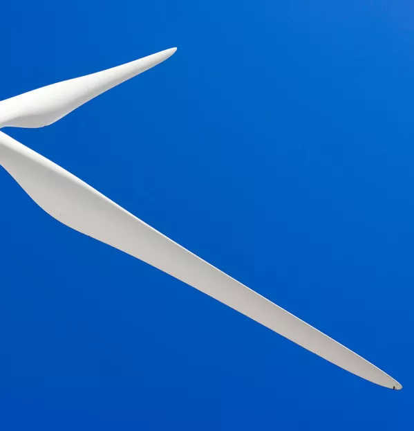 Wind turbine with off switch