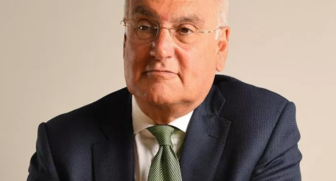 Sir Michael Wilshaw is to return to the classroom to cover Covid absence next month.