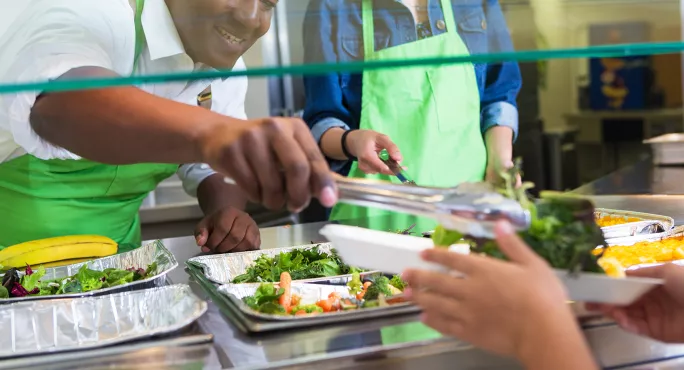 Wales: ‘Majority’ of pupils in first three years of school receiving free meals