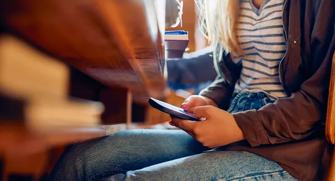 Tories call for mobile phone ban in Scottish schools