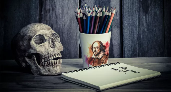 Skull and Shakespeare mug full of pencils