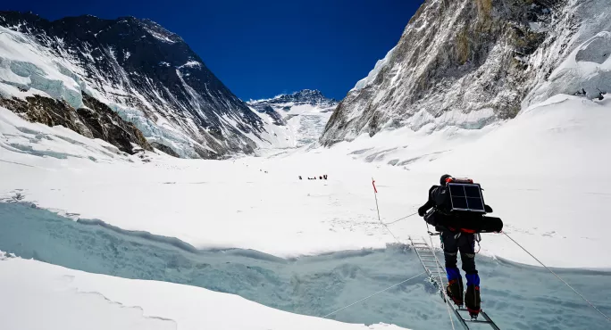 Crossing a cravasse