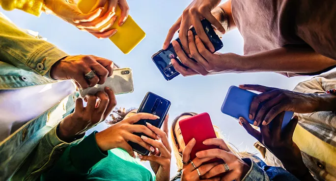 Students with smart phones