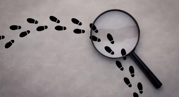 Footprints & Magnifying Glass