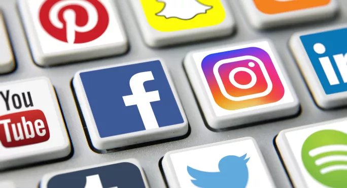 Ofqual Urges Heads To Warn Pupils About Social Media Exam Leaks