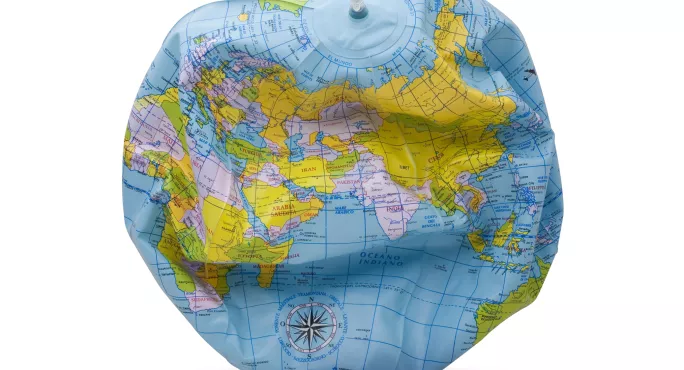 Geography Gcse 2022: Blow-up Globe, Deflating