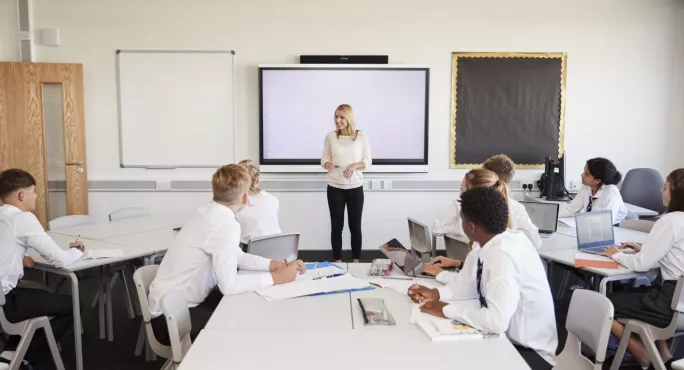 Edtech: Screen-mirroring Technology Allows Teachers To Annotate Their Whiteboard While Still Facing The Class, Writes This Teacher