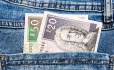 scottish money in back pocket