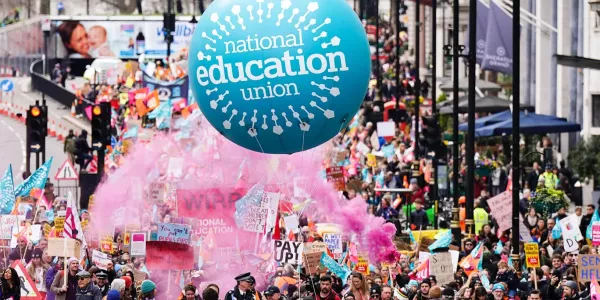 Nine in 10 teachers back strikes in NEU indicative ballot | Tes