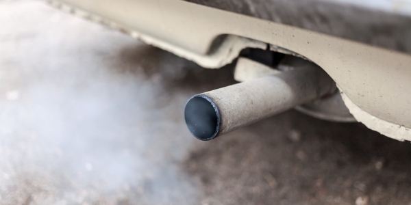 Call to cut pollution by banning cars ‘idling’ near schools | Tes Magazine